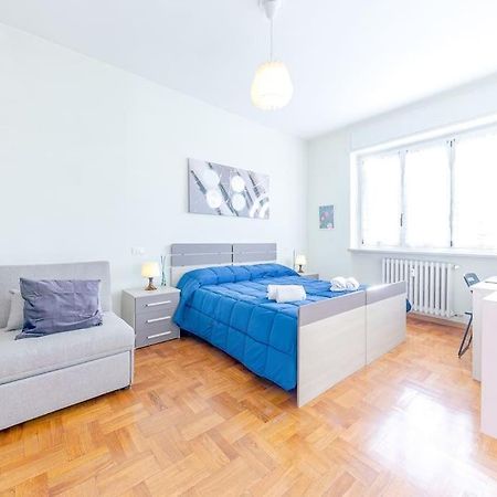 Navigli - Downtown - Duomo Spacious Two Bedroom Apartment - Close To Metro - Ac - Wi-Fi มิลาน ภายนอก รูปภาพ