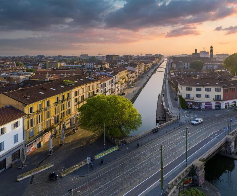 Navigli - Downtown - Duomo Spacious Two Bedroom Apartment - Close To Metro - Ac - Wi-Fi มิลาน ภายนอก รูปภาพ