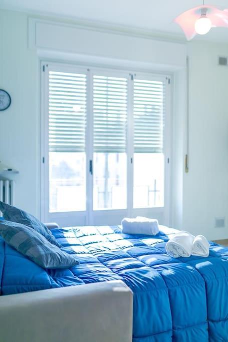 Navigli - Downtown - Duomo Spacious Two Bedroom Apartment - Close To Metro - Ac - Wi-Fi มิลาน ภายนอก รูปภาพ