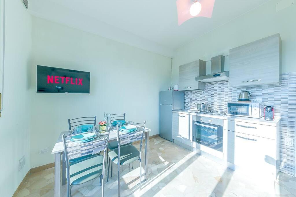 Navigli - Downtown - Duomo Spacious Two Bedroom Apartment - Close To Metro - Ac - Wi-Fi มิลาน ภายนอก รูปภาพ