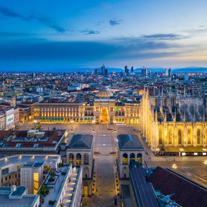 Navigli - Downtown - Duomo Spacious Two Bedroom Apartment - Close To Metro - Ac - Wi-Fi มิลาน ภายนอก รูปภาพ