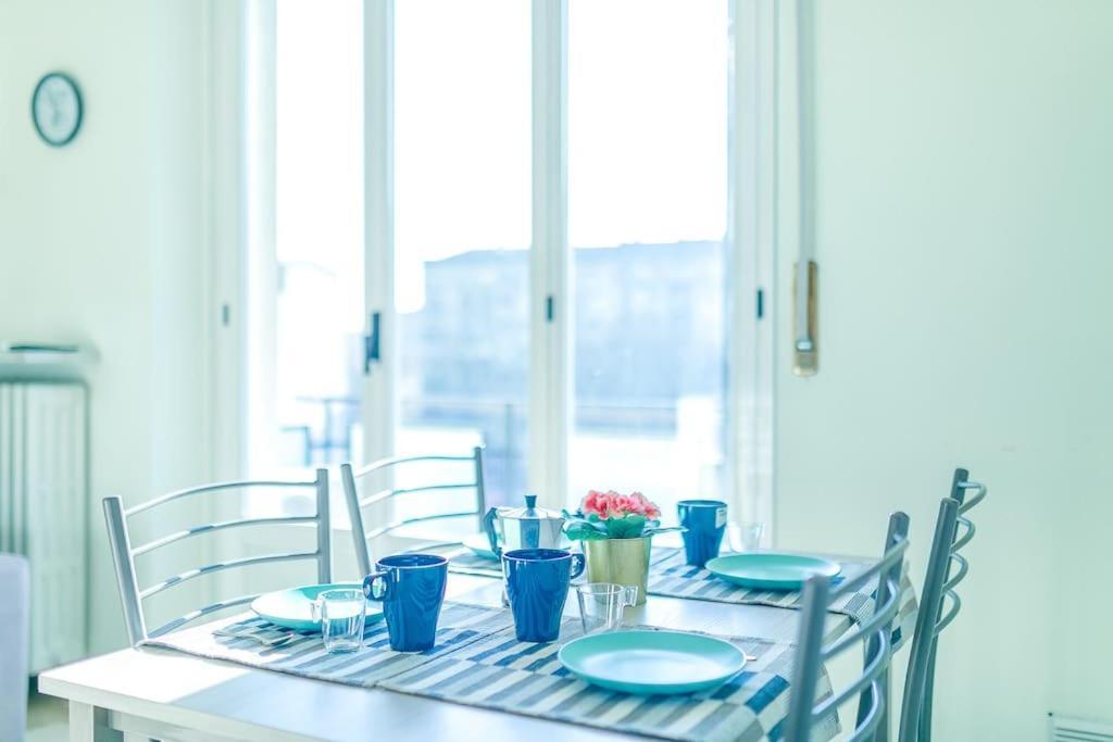 Navigli - Downtown - Duomo Spacious Two Bedroom Apartment - Close To Metro - Ac - Wi-Fi มิลาน ภายนอก รูปภาพ