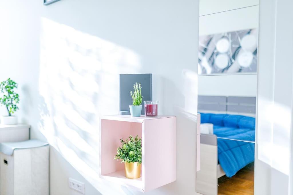 Navigli - Downtown - Duomo Spacious Two Bedroom Apartment - Close To Metro - Ac - Wi-Fi มิลาน ภายนอก รูปภาพ