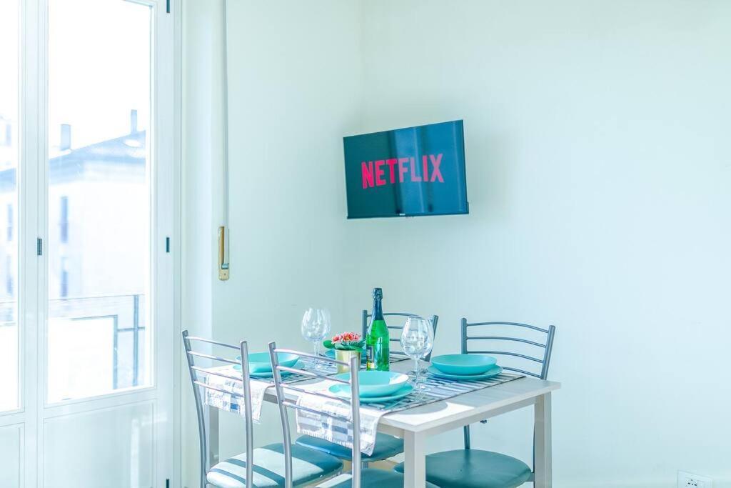 Navigli - Downtown - Duomo Spacious Two Bedroom Apartment - Close To Metro - Ac - Wi-Fi มิลาน ภายนอก รูปภาพ