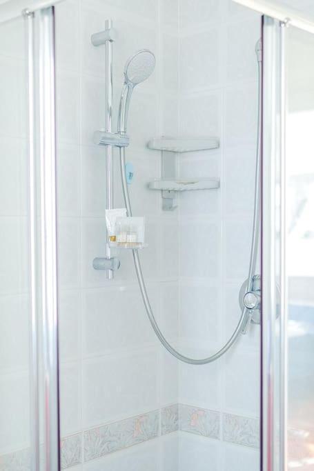 Navigli - Downtown - Duomo Spacious Two Bedroom Apartment - Close To Metro - Ac - Wi-Fi มิลาน ภายนอก รูปภาพ